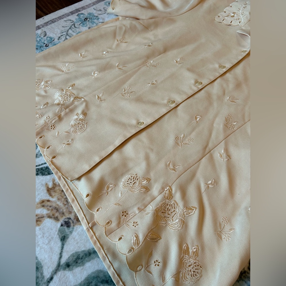 Vintage BonWorth Butter Yellow Embroidered Short Sleeve Button Down Shirt - Picture 10 of 15